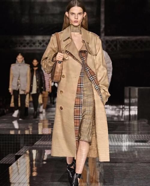 学生党|秋天的第一件风衣，除了Burberry，还有这10个国潮品牌可以选