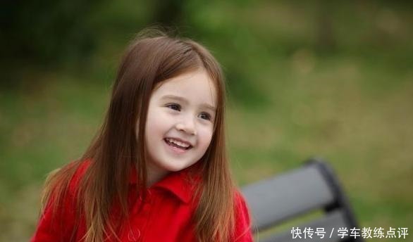 女儿|女儿不小心翻出爸爸“小金库”,宝妈一旁笑出声,宝爸却笑不出来!