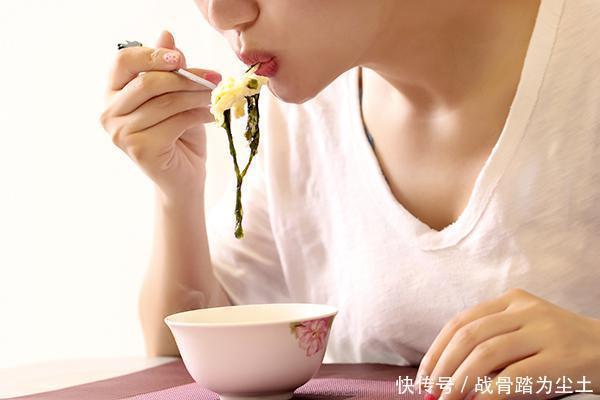 “吃得少,活得久”是伪科学还是真养生诺尔奖获得者找到答案