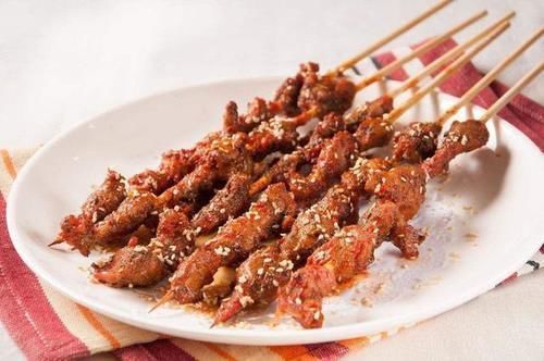 温水|胃病患者可以吃“羊肉”吗?医生提醒:秋季养胃,3种肉要少吃