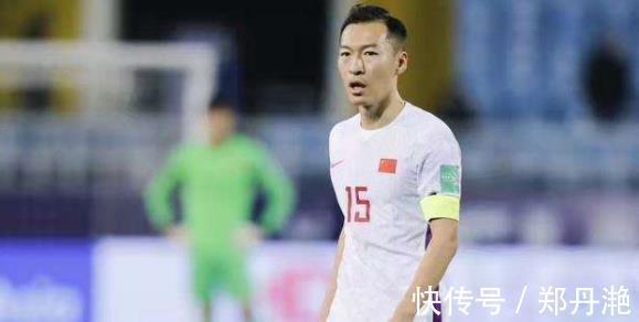 世预赛|吴曦迎33岁生日!国足官方送祝福,却遭球迷嘲讽:海参+躲球