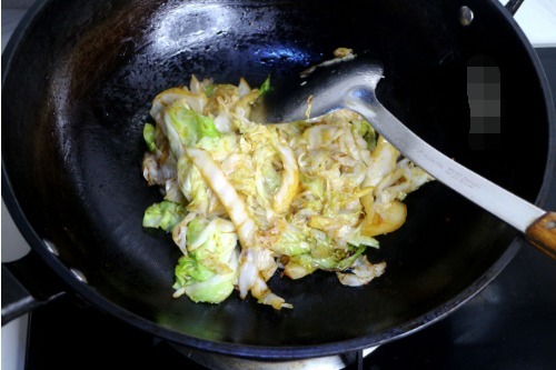 从小到大|天越冷,越喜欢煮这碗面,简单鲜美,从小到大30多年没吃够