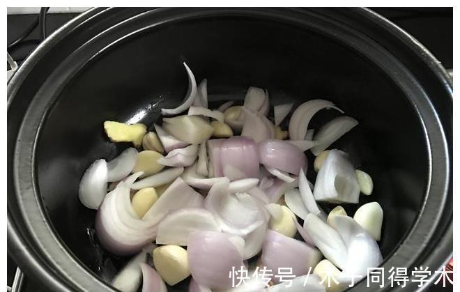 一滴水|鱼头这么做，不加一滴水，比剁椒鱼头还要好吃，真过瘾