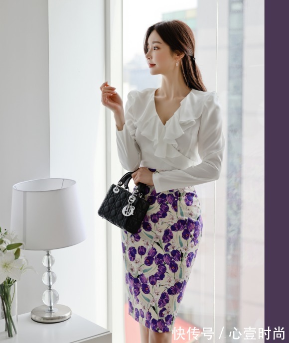 孙允珠|女神孙允珠的时尚搭配:紫藤萝庭园花束娇媚温婉衣裙