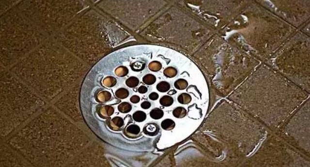 卫生间下水道里倒一碗,再臭再脏全消失,还没小飞虫,简单有效