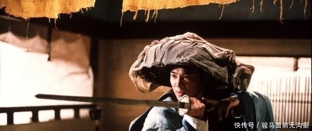 岳灵珊移情林平之,岳不群才是最大黑手,只用四步就促成此事