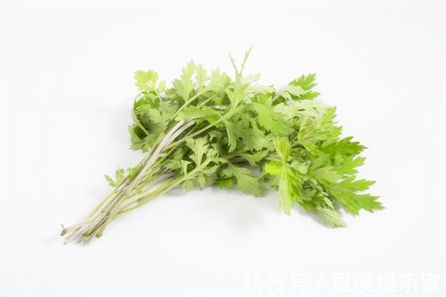 艾草煮鸡蛋|农村老人用艾叶制作成枕头，艾叶枕头有到底有什么好处呢