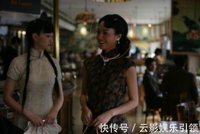 40歲的朱丹，從“主持一姐”到“卑微人妻”，她真的值嗎