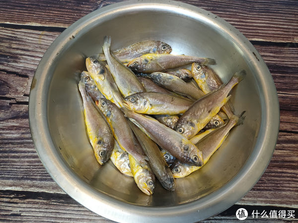 遇到这小鱼我从不错过，一买三五斤，味道鲜美，骨头都能吃