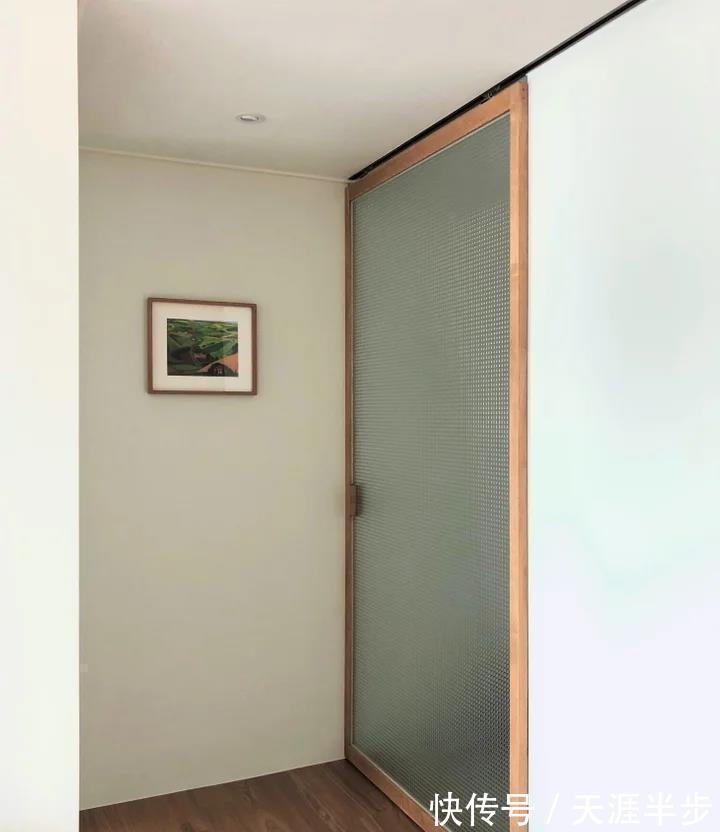 置物架|套内74㎡的样板间,买来做一家三口的新房!双L型的柜体,超可爱