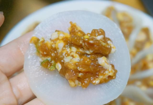  冬天|冬天偷懒不炒菜，这道蒸菜营养不上火，油少更健康，香喷喷超好吃