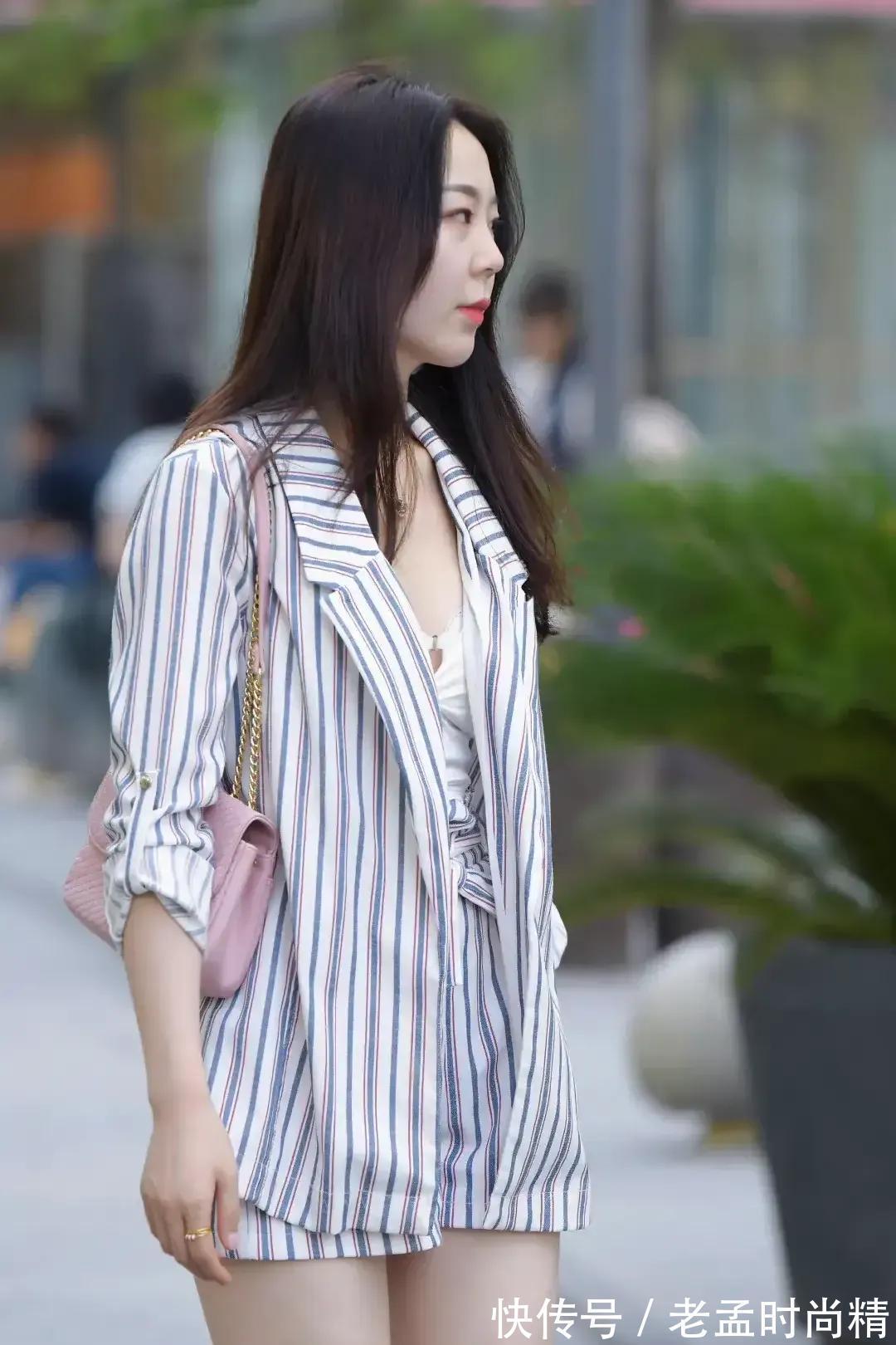 穿搭 街拍美图:连衣裙穿搭的小姐姐们