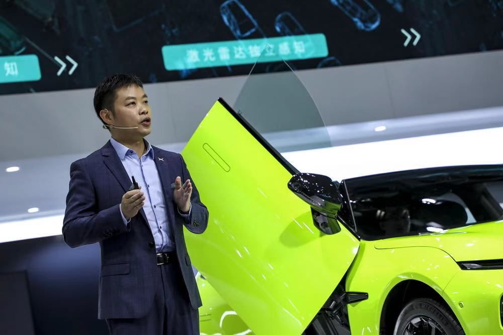 自动|何小鹏再杠马斯克:“在中国搞自动驾驶让你找不到东”