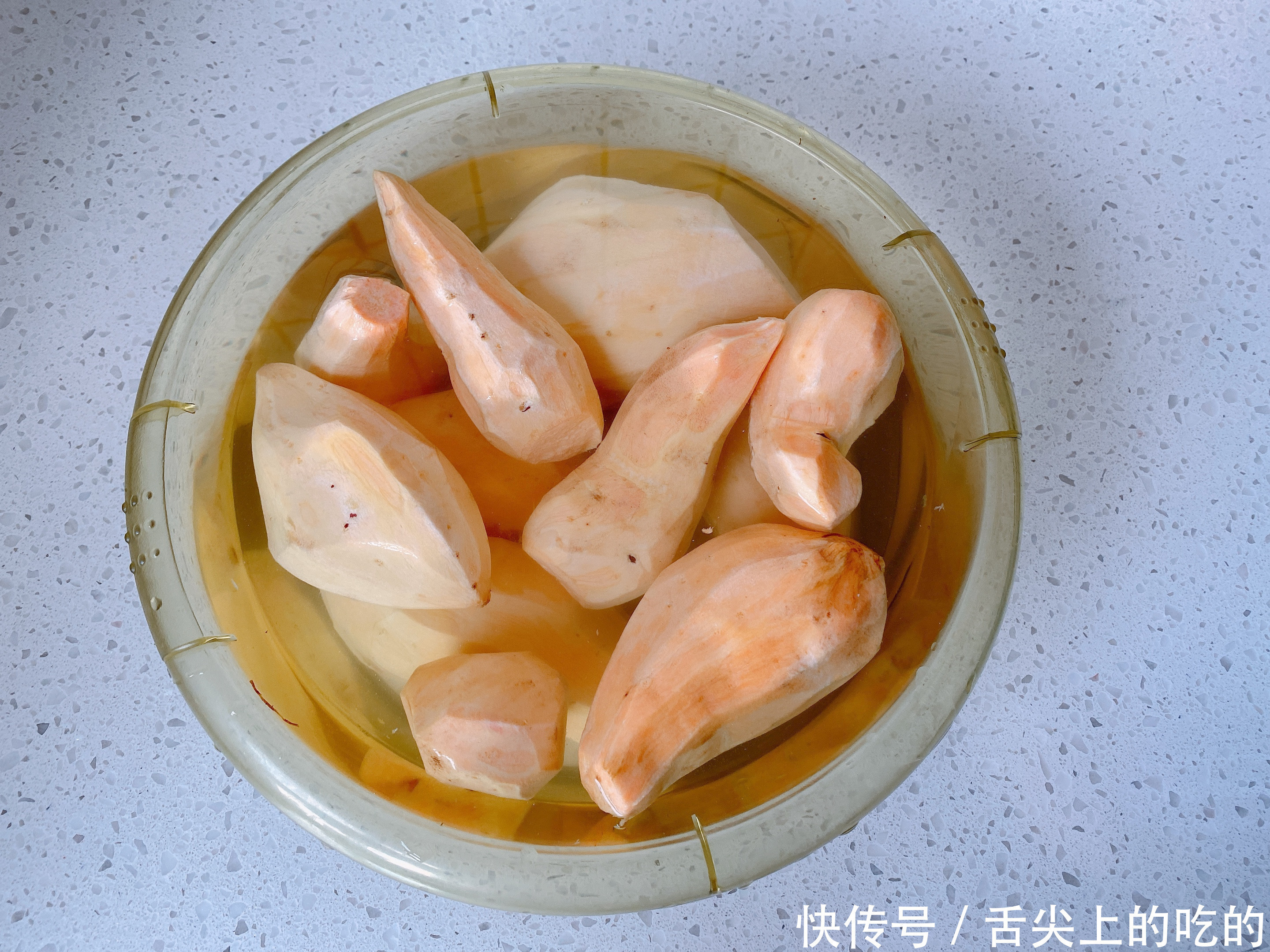 在家自制地瓜干原来这么简单,颜色不发黑香甜有嚼劲,保存时间久