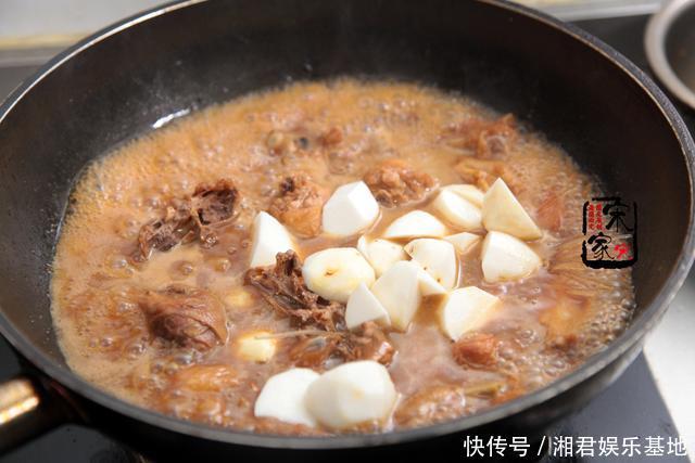 芋头|夏天,女人要多吃这碱性食物,4元一斤,价格便宜还对头发好
