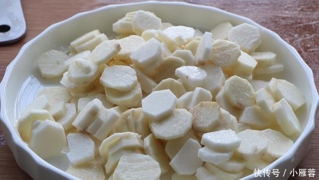 山药不炖汤不炒菜,新做法比肉还好吃,上桌孩子抢着吃,特受欢迎
