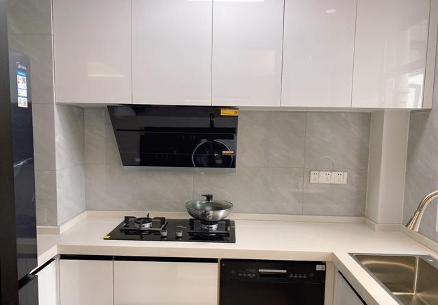 骆驼色|新房装修毕业,全屋白骆驼色真好看,打扫干净年前入住,分享一下