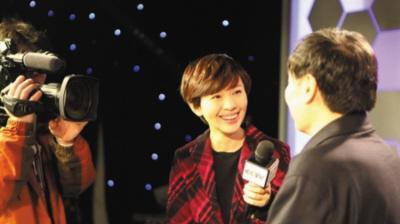 母亲|主持17年0失误，欧阳夏丹如今为何离开了《新闻联播》令人深思