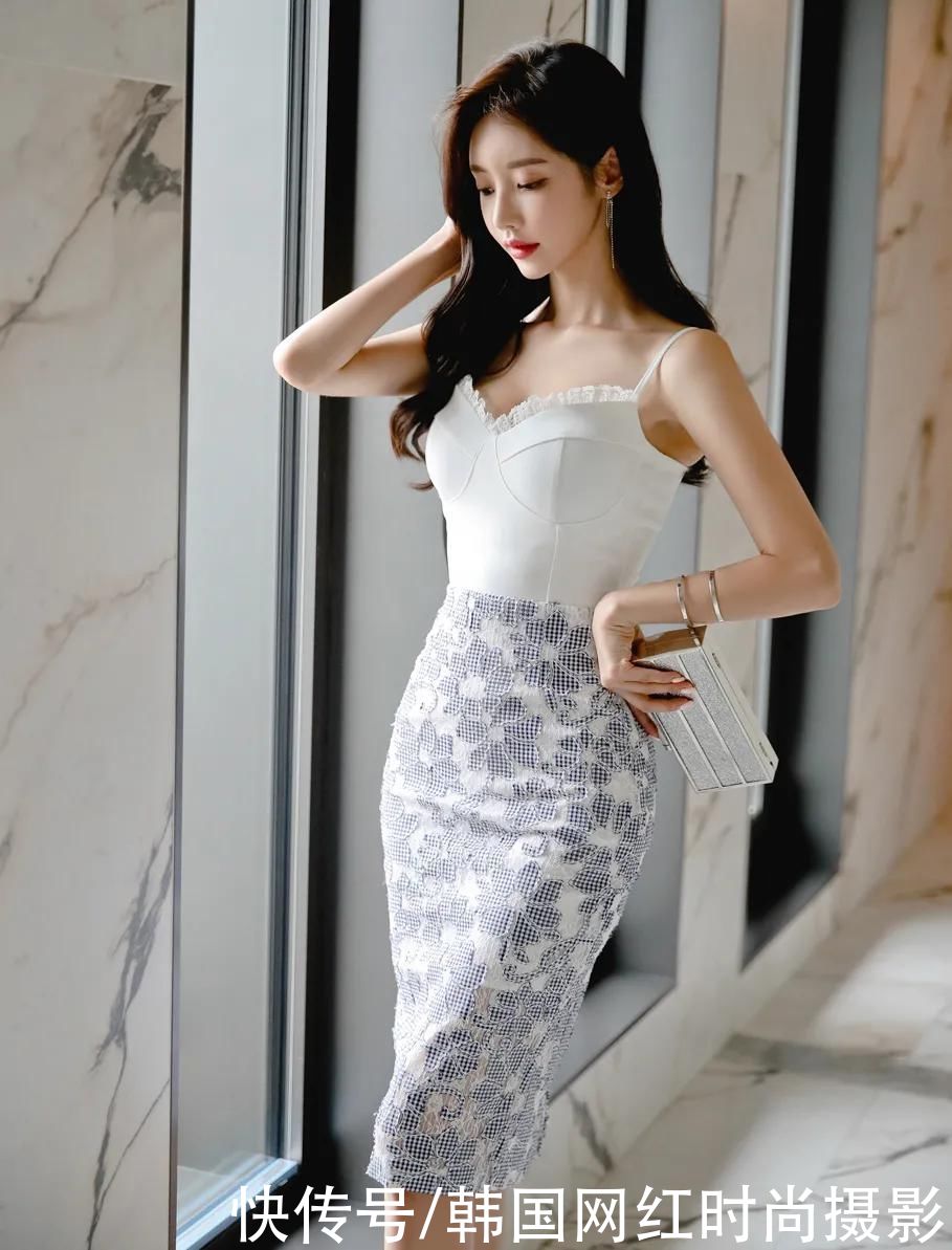 吊带|女神孙允珠高清时尚搭配（252）：爱琴海浮雕印花天使吊带衣裙