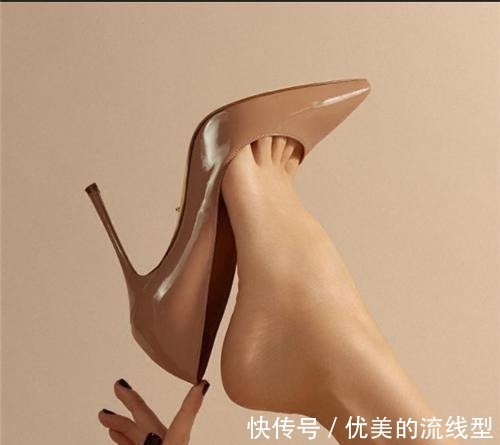 身姿 超高细跟给你无可挑剔的身姿曲线, 尽显强烈的视觉魅力感!