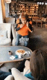 |搞笑GIF:朋友总让我来这看看,我也不知道什么意思