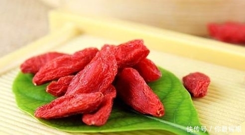 枸杞性温|女人不想宫寒缠身,这4类食物最好不要吃,吃的越多妇科病越严重