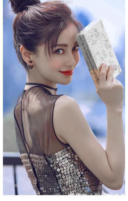 baby综艺节目秀恩爱,提及老公黄晓明满脸笑意,婚变传闻不攻自破