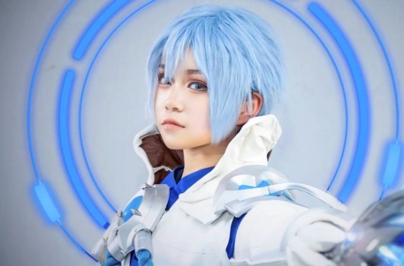 圆脸女孩仿妆“王者诸葛亮”,开始:脸盘子有点大,结局:开黑吗?