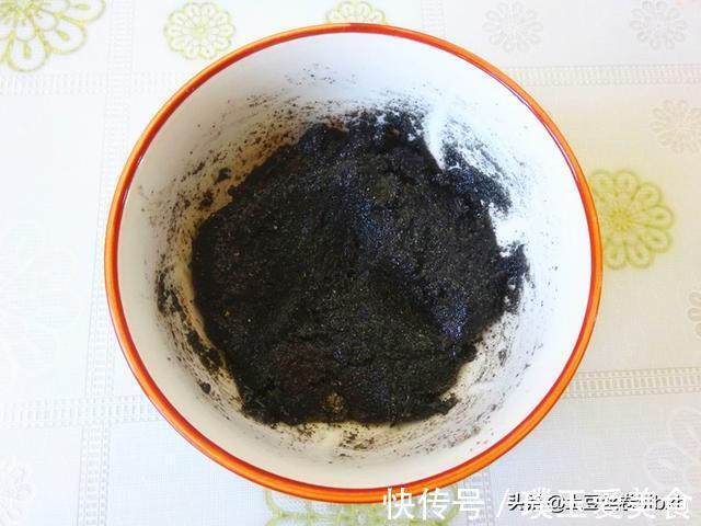 翻倍|立秋后黑芝麻要常吃，教你做最好吃的胡萝卜黑芝麻饼，营养翻倍