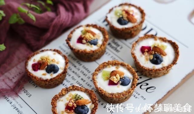 喝不完的牛奶别浪费,搭配燕麦做出一款特色甜点,营养更高档!