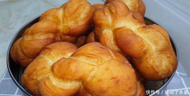 面粉别只会蒸馒头了,加3个鸡蛋,做出创意小吃,比蛋糕油条好吃