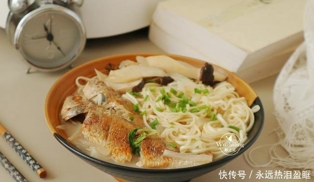 营养|煮面时多加一种食材,营养又好消化,孩子有食欲,妈妈也安心