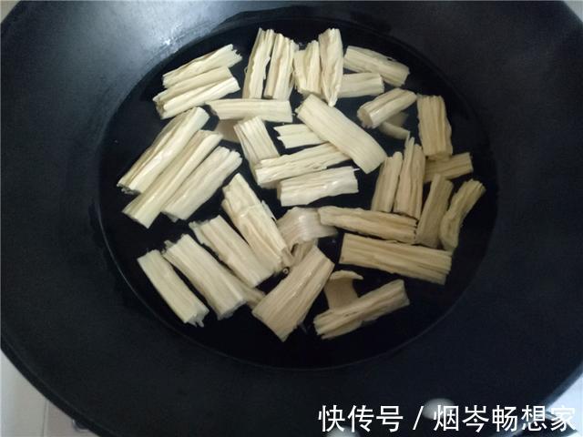 肌肤|它是天然“黄体酮”,女人常吃,肌肤像剥了壳的蛋,40岁也不显老