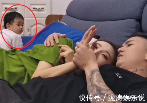 夫妇|“超腻歪夫妇”合伙套路娃火了,有纹身也没用,干不过穿尿不湿的