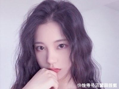 女生|女生若拥有这“3脸型”,尽量留起长头发,男神多半“倒追你”