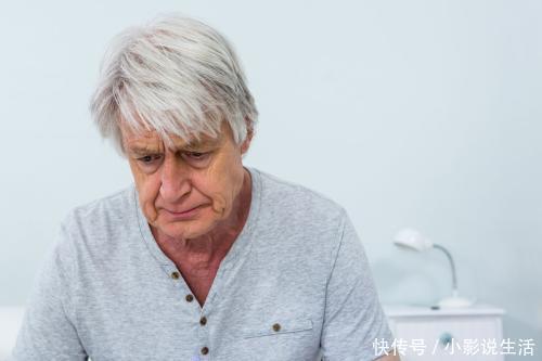 60岁以上的老年人,总是四五点就醒了?75岁大爷的方法,不妨学学