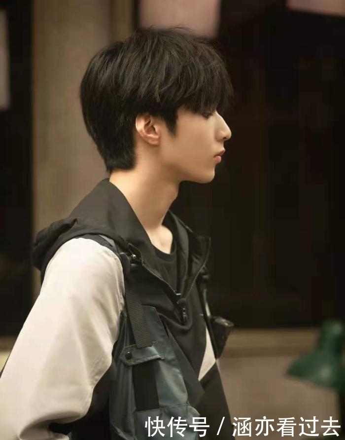 综艺感 新期《迷失大逃脱》开播,白敬亭刘耀文被老粉抵制,黄明昊有危机