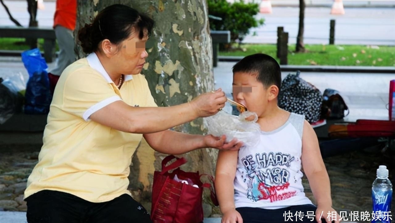 砒霜|这碗“毒面条”已坑惨了许多孩子，家长要反思，别让爱涂上砒霜