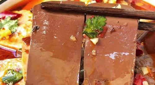 自己在网上看教程学会了毛血旺，自学成才，感觉比外面买的好吃