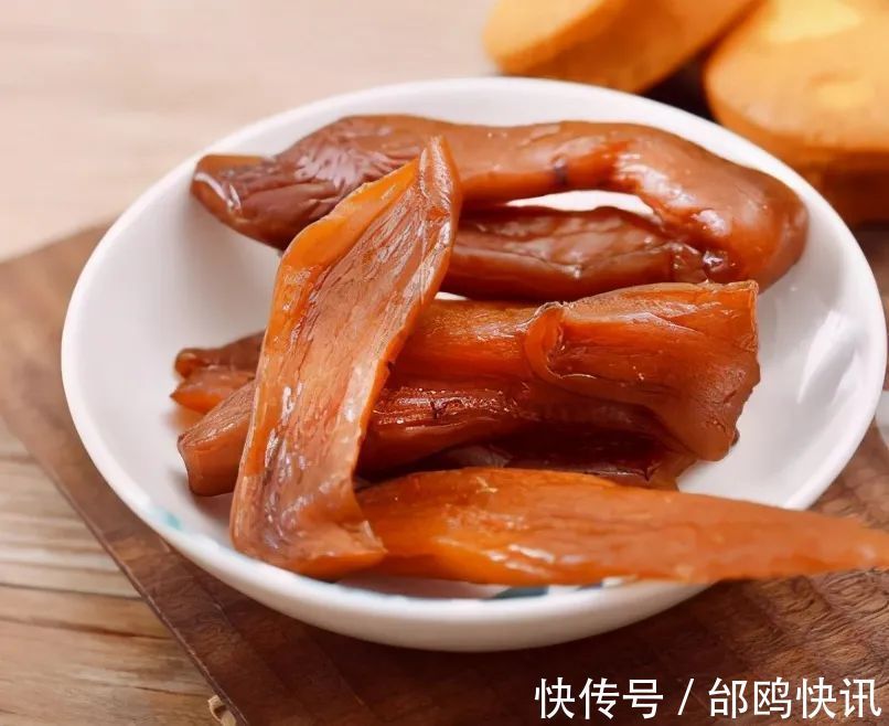 红薯干|这几种蔬菜晒成干,比新鲜的还好吃,久放不坏,冬天炖肉特别香