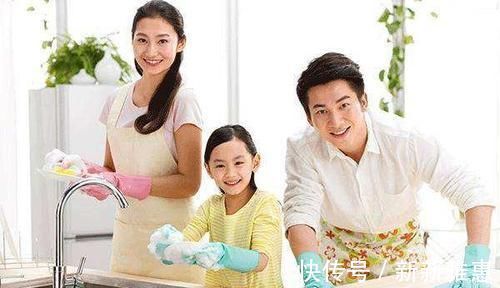 小丽|婆婆问宝妈：娃都上幼儿园了，你咋还不去上班？网友热议让人泪目