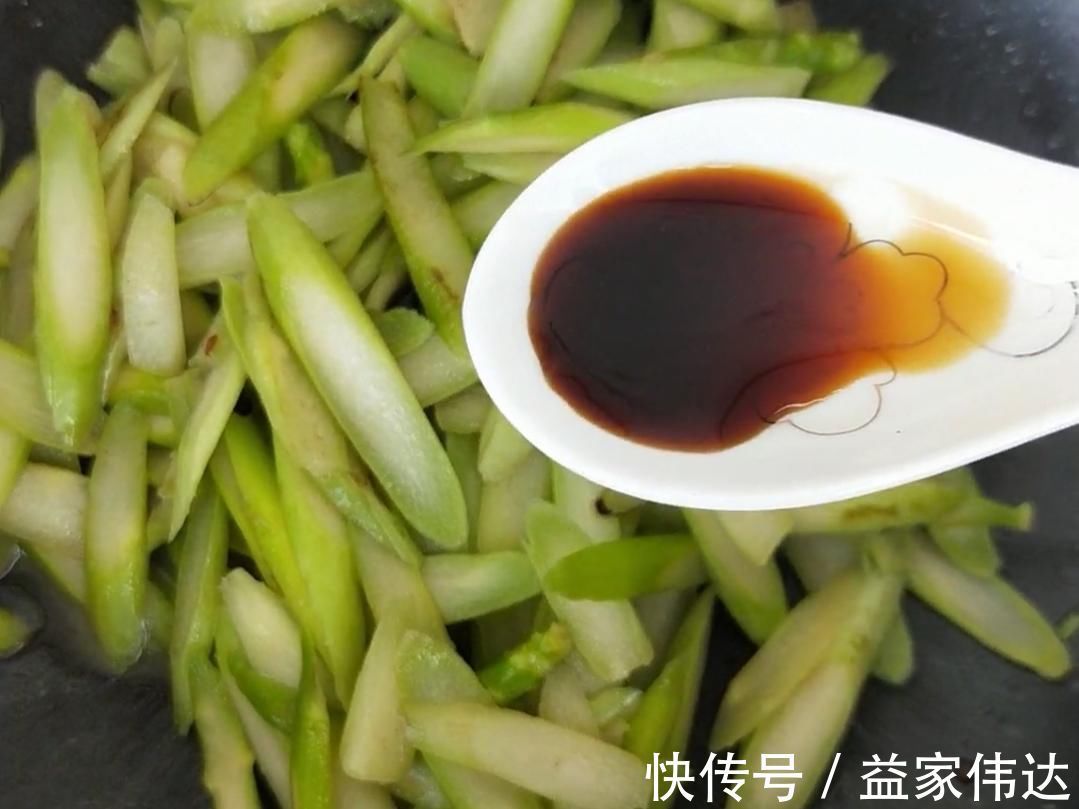 牛奶|蔬菜中的补钙冠军，钙是鱼肉9倍，比牛奶好吸收，冬天要给孩子吃
