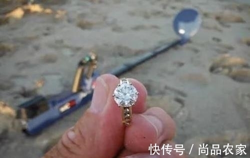 红宝石 有人在海边捡到钻石,更有人在海边捡到红宝石戒指
