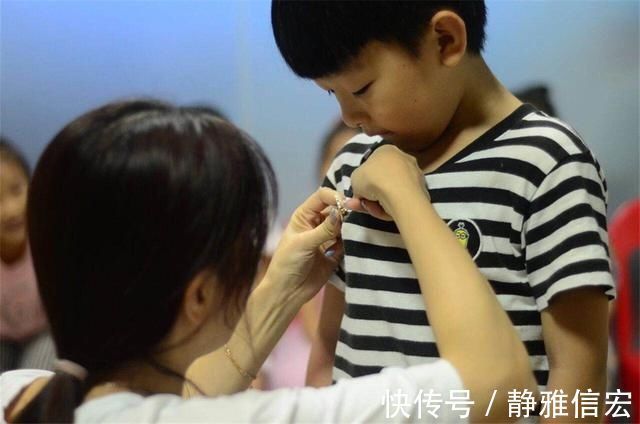 起床|幼儿园午睡起床后，孩子会经历什么？看完感慨老师不容易