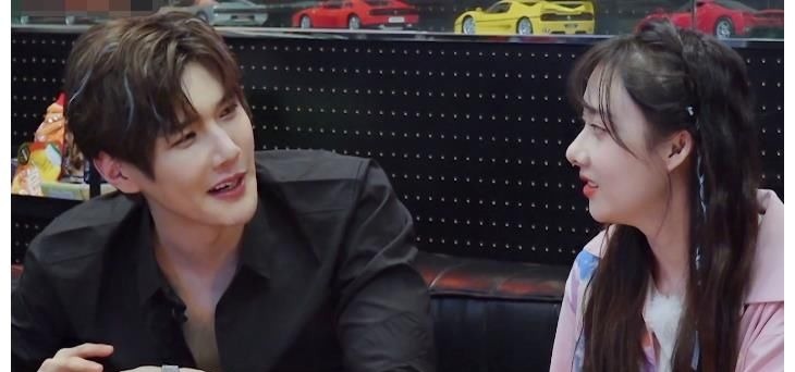 孟子义闺蜜“拷问”王厚杰，他回答后被质疑立完美人设，生气离开