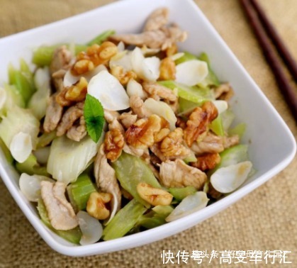 好父母|清脆爽口又酥又香,隔三差五做给孩子吃,健康又补脑