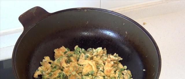 蒜苗炒鸡蛋,先炒蒜苗还是鸡蛋教你小技巧,味道鲜上鲜,太香了