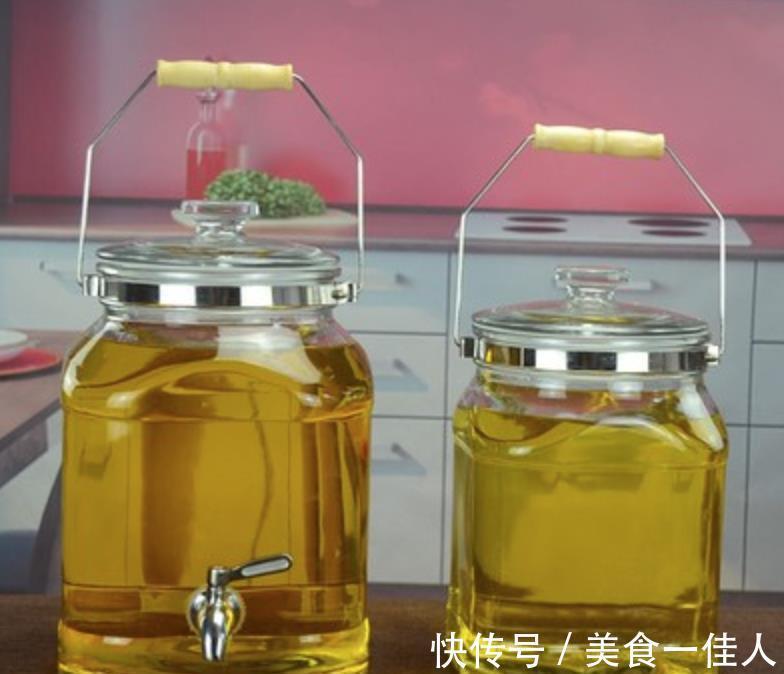 塑料壶|厨房食用油千万别再用塑料壶装了，这样做远离塑料污染
