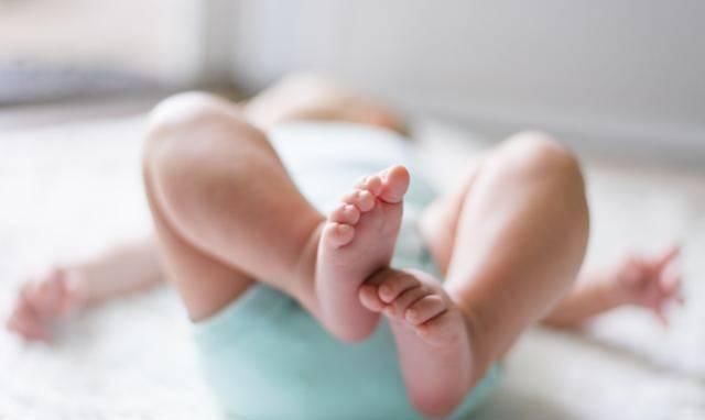 宝宝|孩子经常这样睡,以后发育会落后同龄人一大截