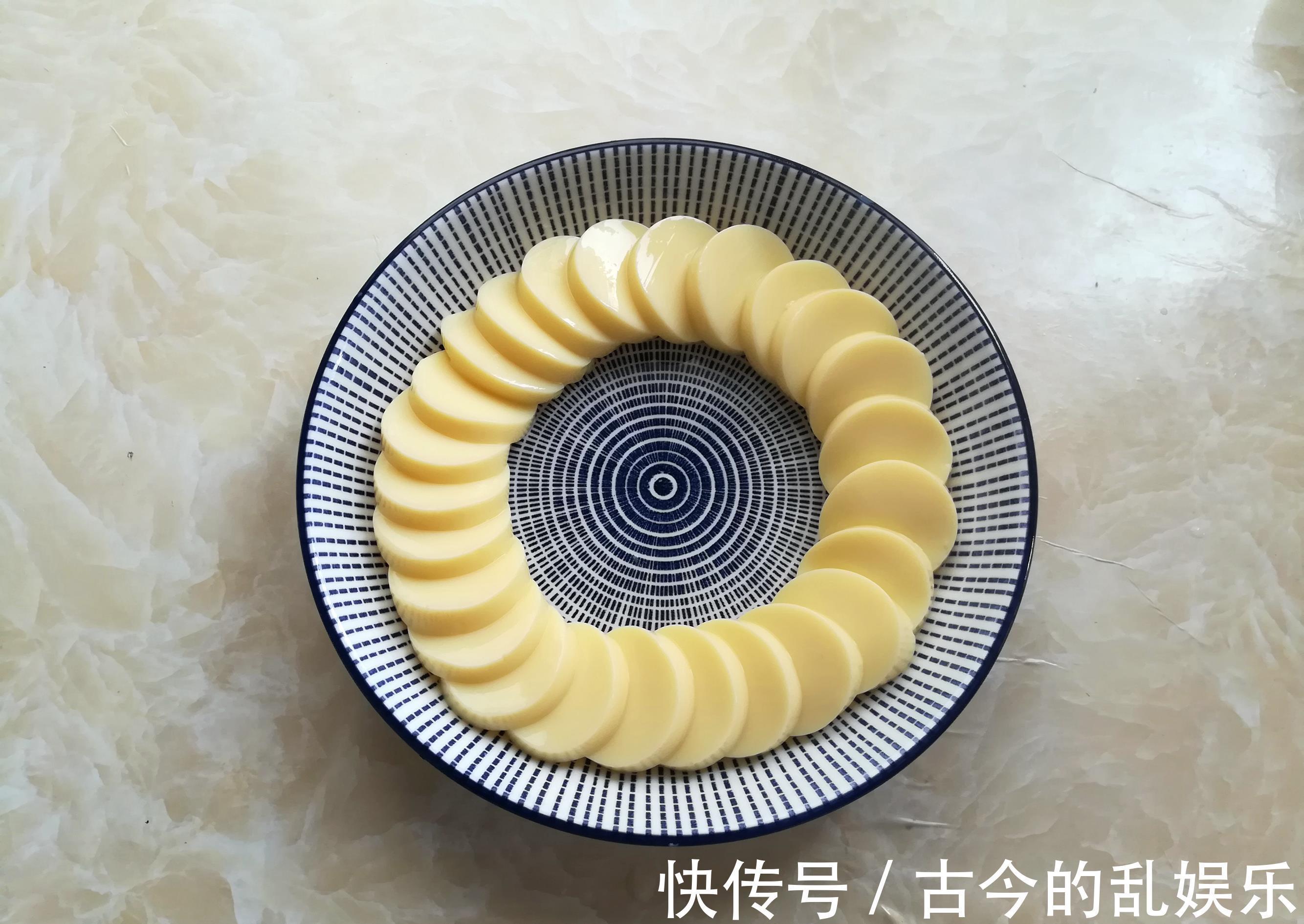 猪肉|夏天就爱吃这菜，无油少盐营养高，简单一蒸，上桌汤汁都不剩